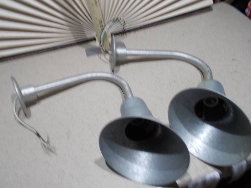 lot 283 image: Vintage Swivel Lamp