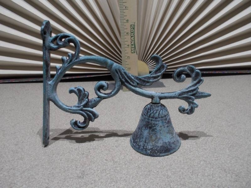 lot 263 image: cast iron door bell