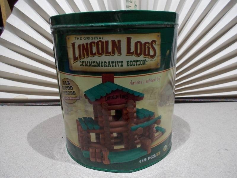 lot 268 image: This item is a Lincoln Logs Commemorative Edition building set