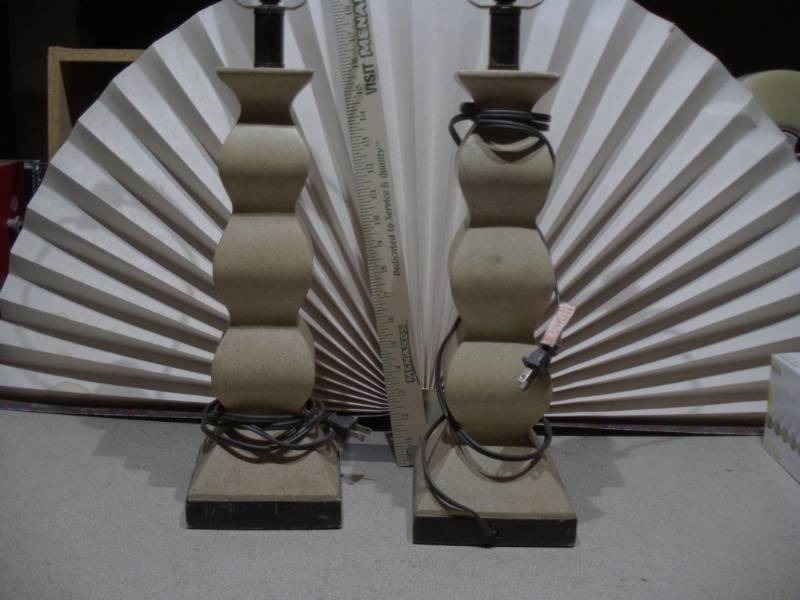 lot 284 image: vintage-style plaster or cast resin table lamps