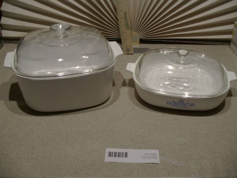 lot 285 image: These items are vintage CorningWare casserole dishes featuring the iconic Blue Cornflower pattern