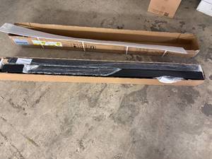 lot 6 image: 4 Pack Of Matal Support Bars