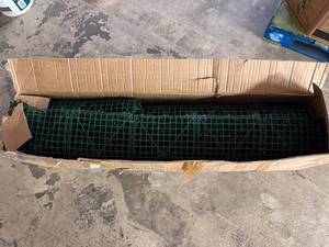 lot 9 image: Large Artificial Garland