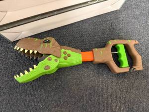lot 30 image: 3 Dinobros Dinosaur Chompers With Sound