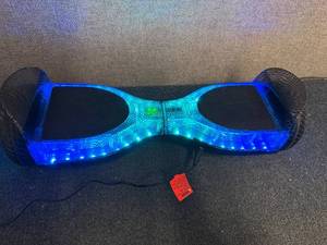 lot 66 image: Lyra Light-Up Hoverboard