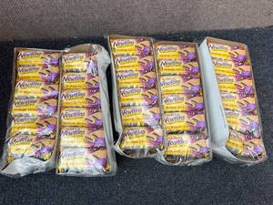 lot 169 image: 5 Sleeves Of Fig Newtons