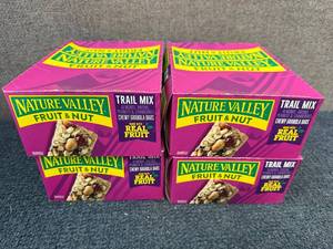 lot 208 image: 4 Boxes Of Nature Valley Fruit And Nut Bars