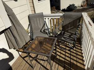 lot 30 image: Patio Table & Chairs Set - Gray Woven Mesh Outdoor Furniture
