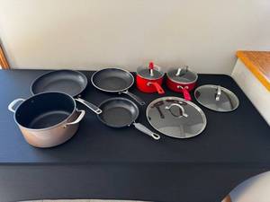 lot 42 image: KitchenAid Nonstick Cookware Set - Pots, Pans & Glass Lids (Assorted Sizes)