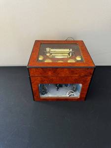 lot 48 image: Music Box - Vintage Burl Wood Cylinder with Glass Top & Snow Village Diorama