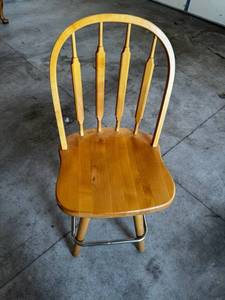 lot 53 image: Slat-Back Windsor Dining Chair - Light Honey Finish