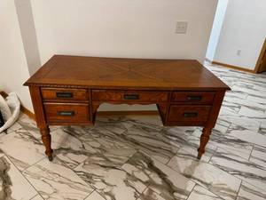 lot 88 image: Oak Wood Desk with Four Drawers, Turned Legs, Carved Edge