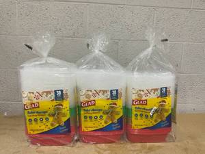 lot 123 image: LOT OF 3 Glad Take-Aways Food Storage Containers