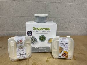 lot 128 image: LOT OF 4 Snaplock & Snapware Meal Containers