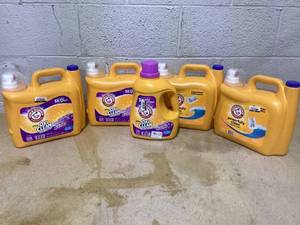 lot 217 image: LOT OF 5 Arm & Hammer Laundry Detergent (Oxi Clean- 166.5 &100.5 Fl oz, Powerfully Clean- 170 -fl oz)