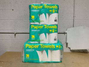 lot 300 image: LOT OF 3 up&up Paper Towels