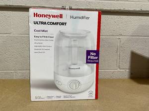 lot 307 image: Honeywell Ultra Comfort Cool Mist Humidifier - White, HUL545W