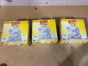 lot 173 image: LOT OF 3 Glad Trash Bags