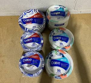 lot 320 image: LOT OF 6 Dixie Paper Bowls & Plates