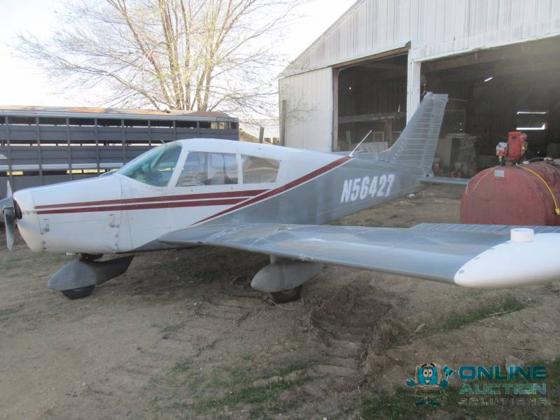 Piper Pa-28-140 Cherokee Airplane