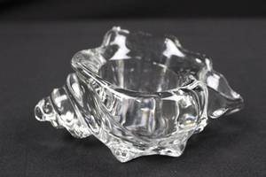 lot 34 image: NOA Crystal Glass Petal Edge Compote Dish - Clear Centerpiece