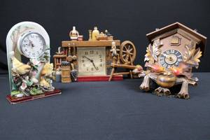 lot 79 image: Bird Motif Ceramic Clocks (Lot of 3)