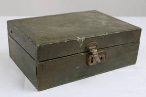 lot 134 image: Green Metal Jewelry Box with Compartments - Assorted Costume Jewelry