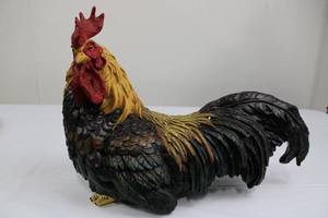 lot 197 image: Rooster Figurine - Colorful Decorative Bird Statue