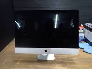 lot 13 image: Apple&nbspiMac18,3 A1419 MNE92LLA &nbspINTEL CORE I5-7500 3.4 Ghz  16GB DDR4 SDRAM  1TB SSD  280GB SSD  Includes IOS and CAB-AC power cable  cracked screen&nbsp