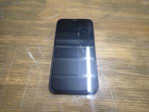 lot 39 image: Apple&nbspIphone Xr A1984  128GB of storage  Verizon Carrier Locked  No cables  light scratches on screen