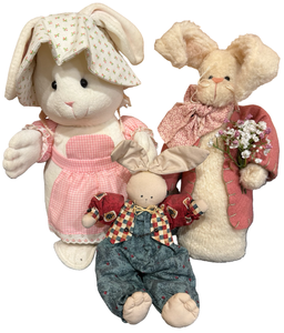 lot 67 image: Primitive Country Stuffed Bunnies