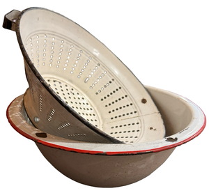 lot 35 image: Vintage Enamel Strainer and Bowl