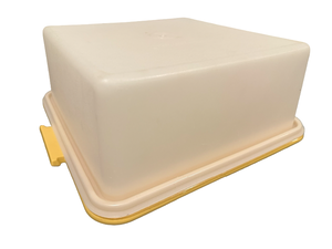 lot 110 image: Vintage Harvest Gold Tupperware Cake Carrier