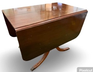 lot 58 image: Duncan Phyfe Style Drop Leaf Dining Table w 3 Leaves