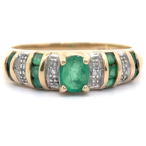 lot 44 image: Estate Natural Emerald & Natural Diamond Channel Bar Ring in Yellow Gold VIDEO