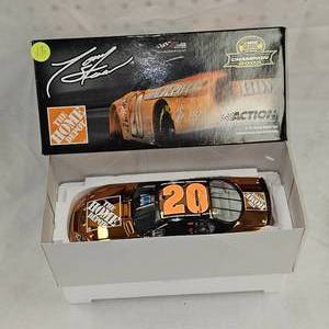 lot 13 image: 124th Scale Action Stock Car Nascar DieCast