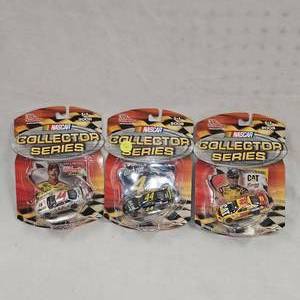 lot 82 image: Nascar 164th Die Cast (3)
