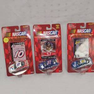 lot 83 image: Nascar 164th Die Cast (3)