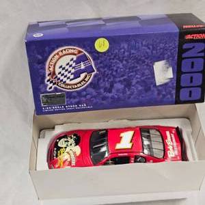 lot 68 image: 124th Scale Action Stock Car Nascar Die Cast