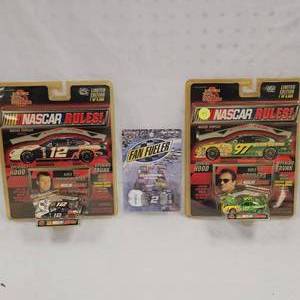 lot 99 image: Nascar 164 Scale Die Cast, Set of 3
