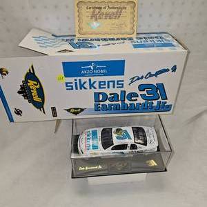 lot 128 image: Revell 124 Scale Nascar