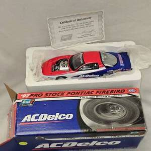 lot 133 image: Revell 124 Scale Nascar