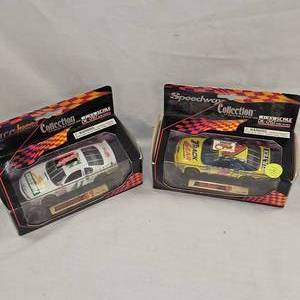 lot 140 image: 143rd Scale Nascar Diecast Cars (2)