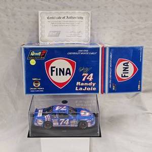 lot 119 image: Revell 124 Scale Nascar