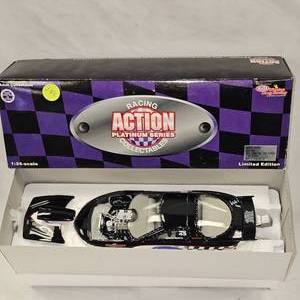 lot 142 image: 124 Scale Nascar Die Cast Stock Cars