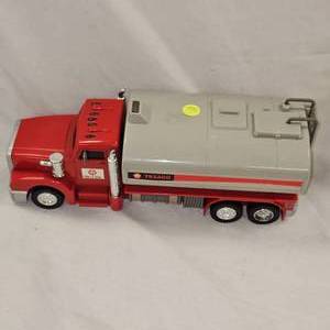 lot 168 image: Texaco Fuel Delivery Truck