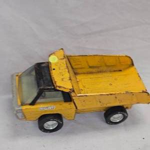 lot 180 image: Nylint 1970s Dump Truck