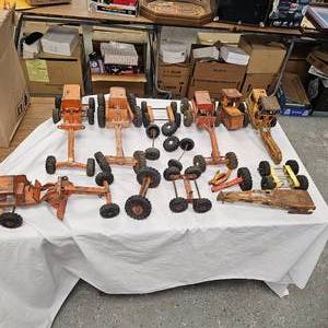 lot 187 image: Huge Lot of Road Graders, Structo and Parts