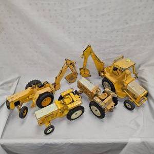 lot 188 image: Lot of 4 International Die Cast Back Hoes