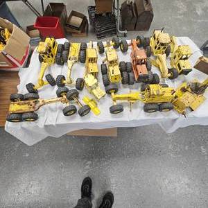 lot 196 image: Huge Lot of Tonka Road Graders